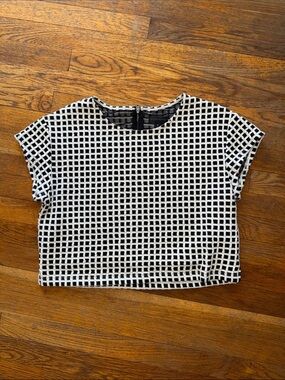 Worthington Black and White Grid Crop Top